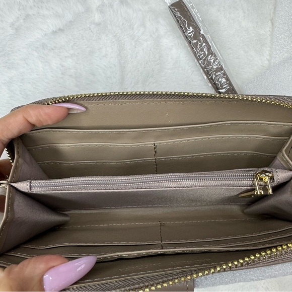 Badgley Mischka Long Taupe Wallet with Phone Pocket & Wrislet - Picture 6 of 8